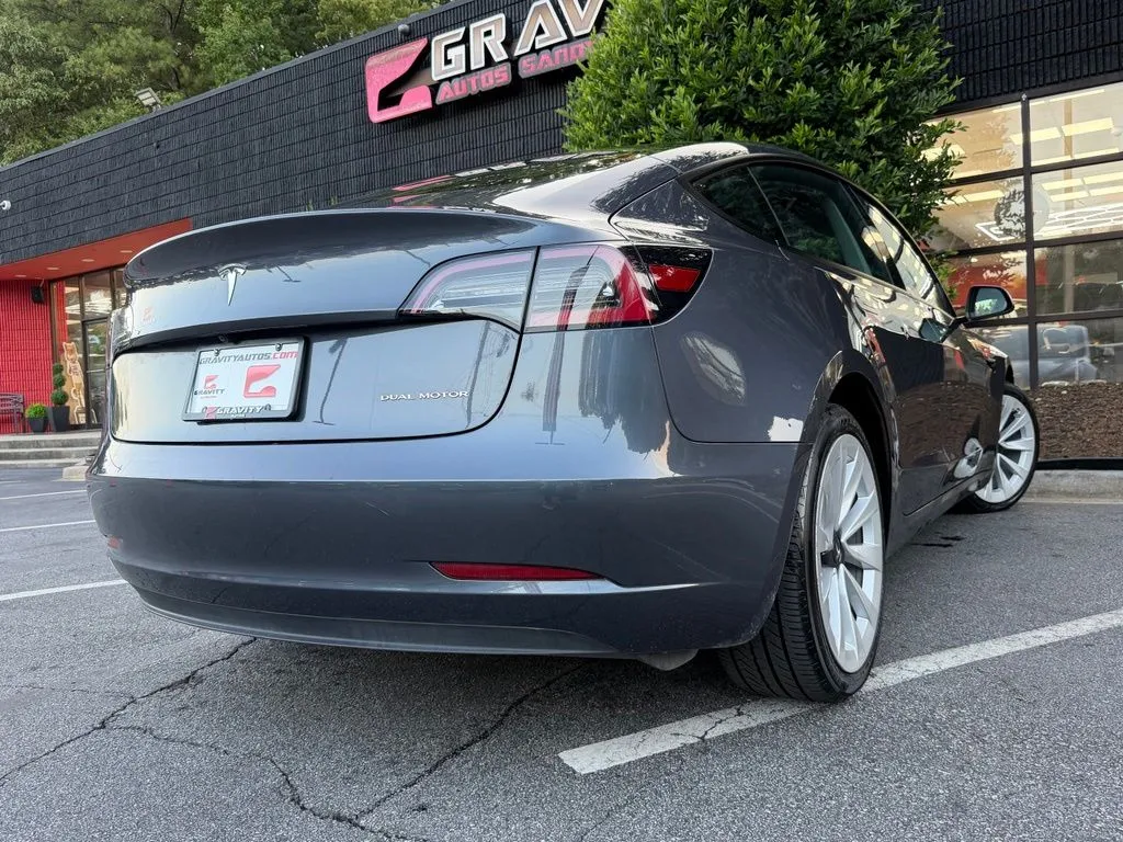 Tesla Model 3 photo 13