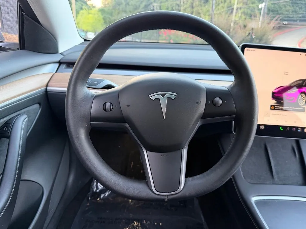 Tesla Model 3 photo 39