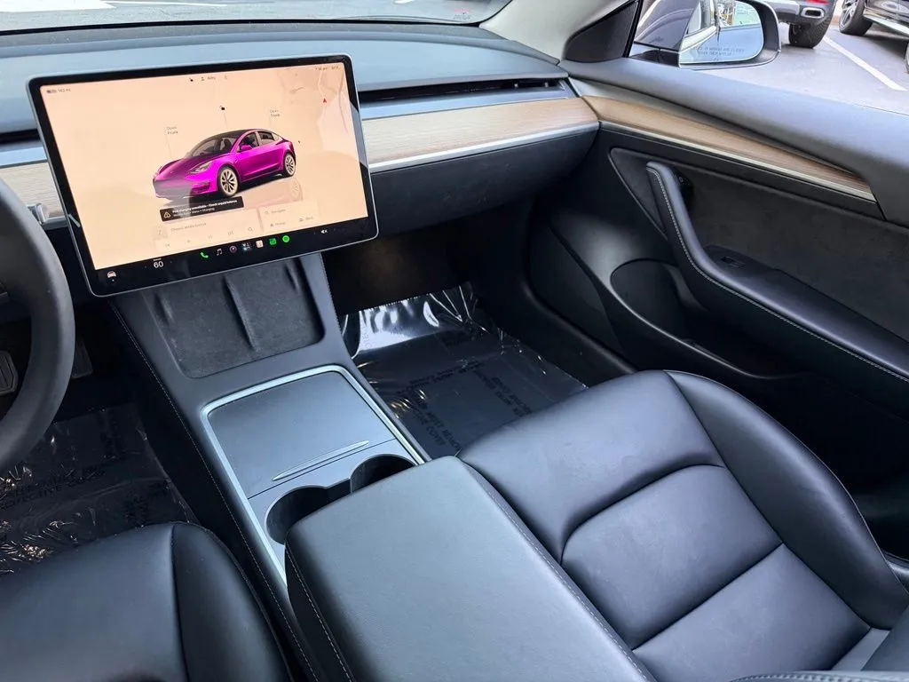 Tesla Model 3 photo 38