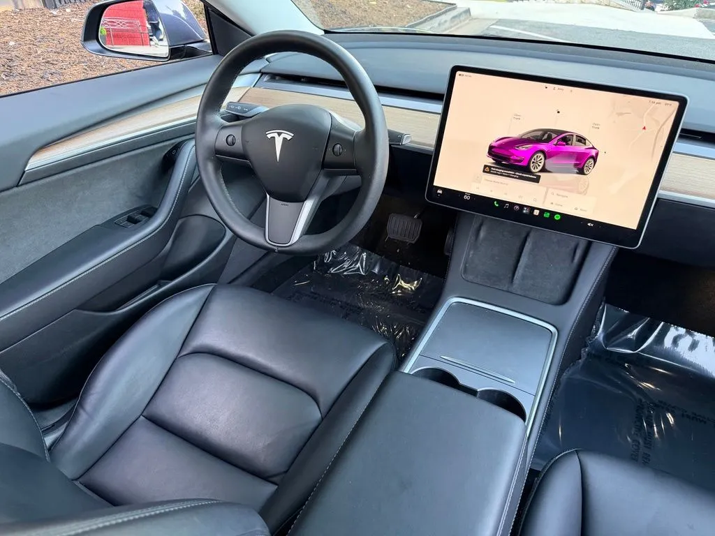 Tesla Model 3 photo 37