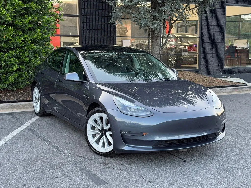 Tesla Model 3 photo 7