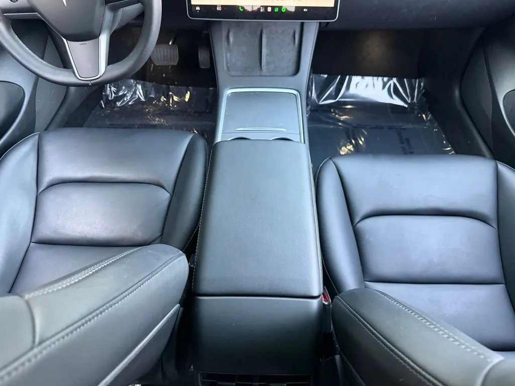 Tesla Model 3 photo 43