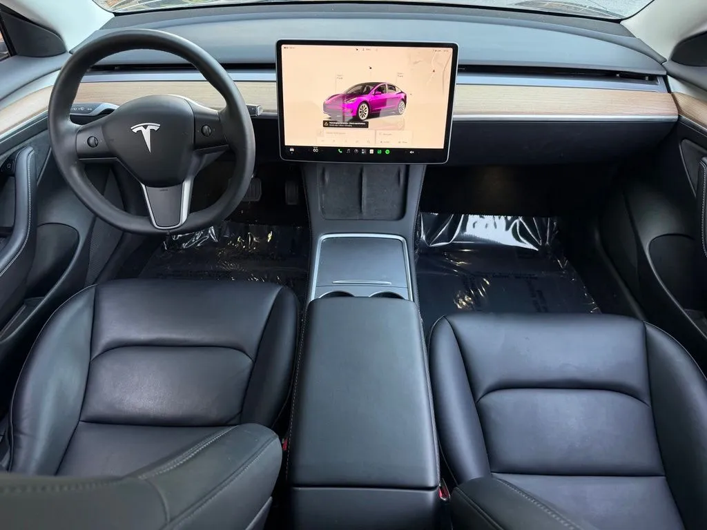 Tesla Model 3 photo 36