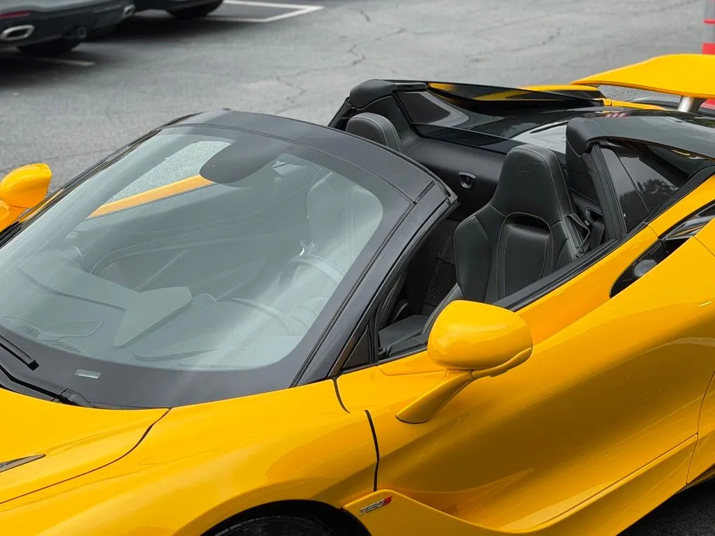 McLaren 720S photo 25
