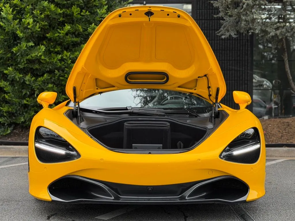 McLaren 720S photo 7