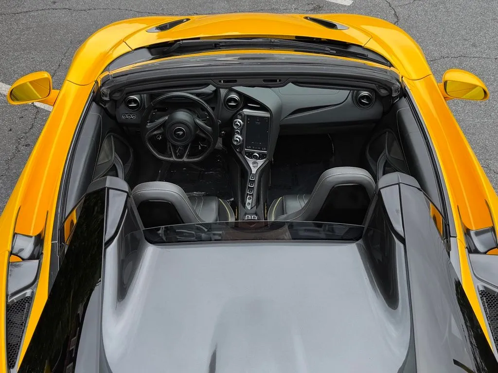 McLaren 720S photo 28