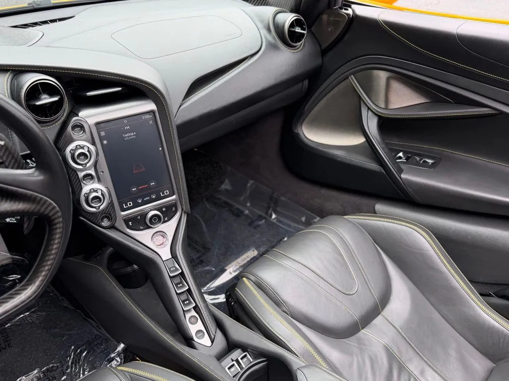 McLaren 720S photo 46