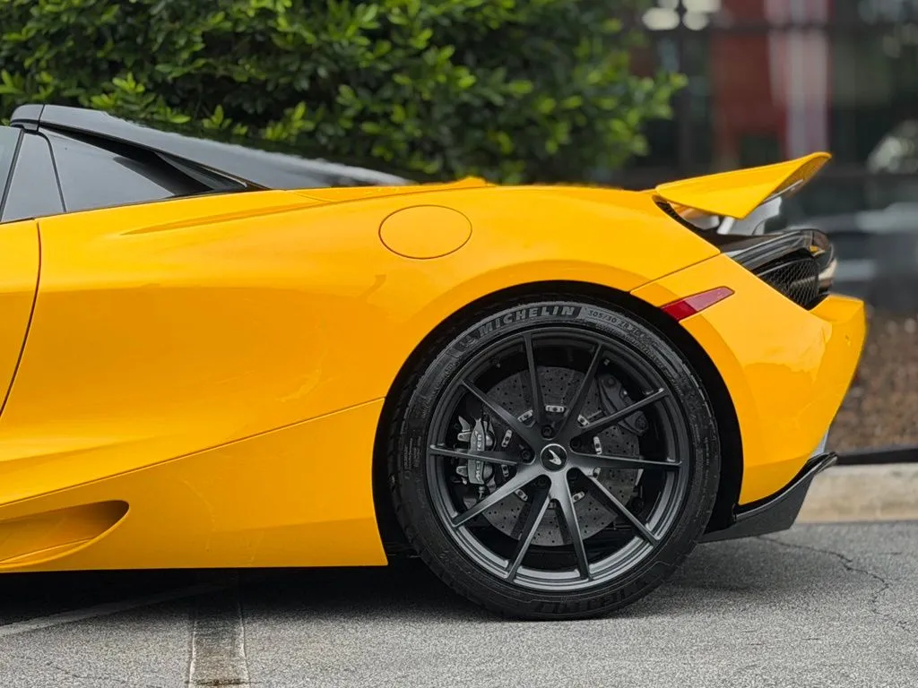 McLaren 720S photo 13