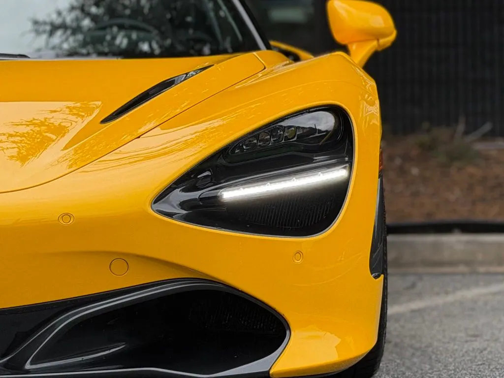 McLaren 720S photo 6