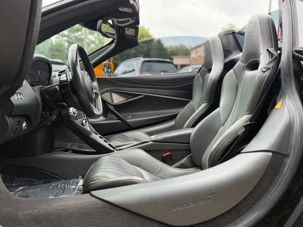 McLaren 720S photo 33