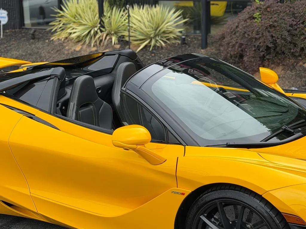McLaren 720S photo 29