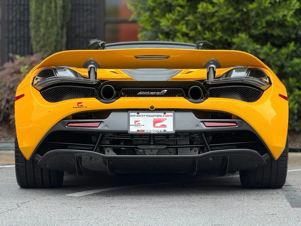 McLaren 720S photo 16