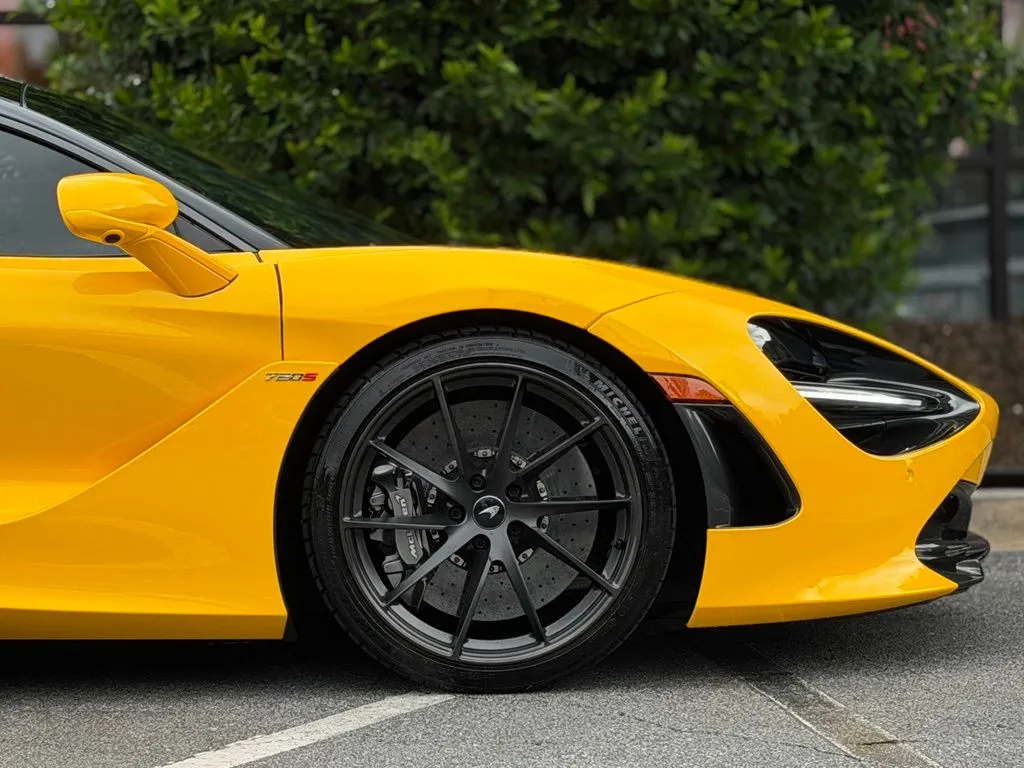 McLaren 720S photo 24