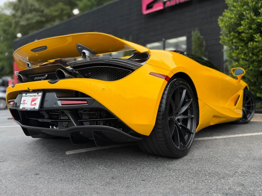 McLaren 720S photo 15