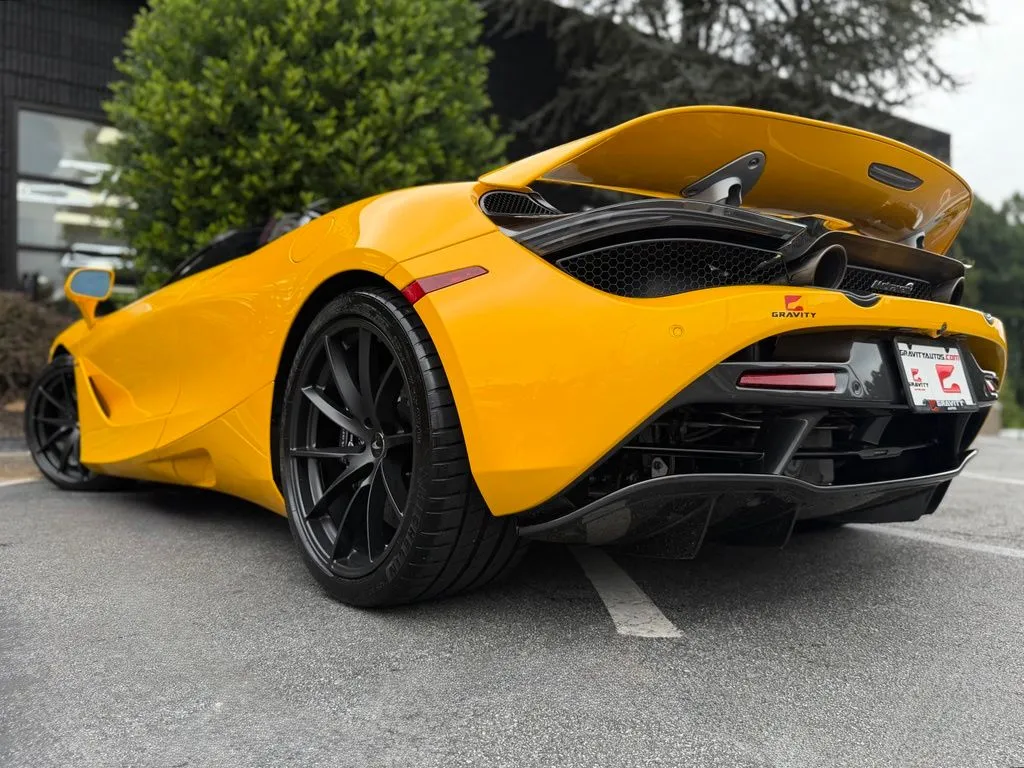 McLaren 720S photo 21