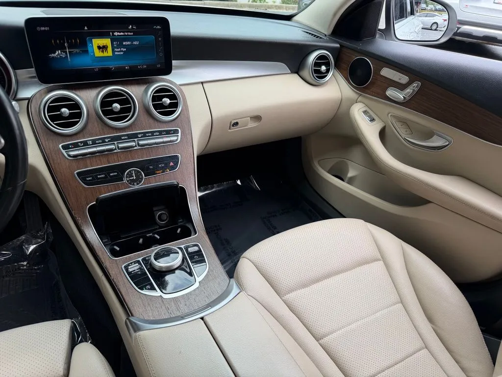 Mercedes-Benz C-Class photo 39