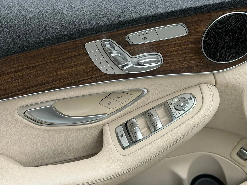 Mercedes-Benz C-Class photo 27