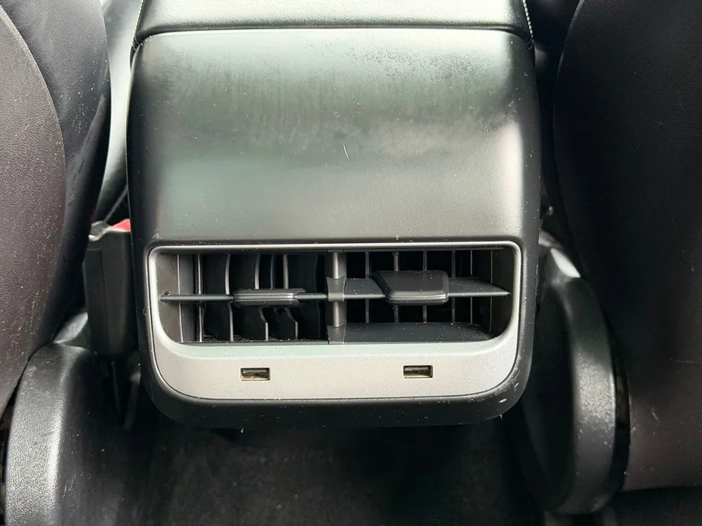 Tesla Model 3 photo 49