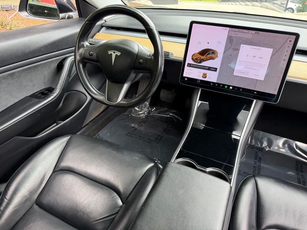Tesla Model 3 photo 41