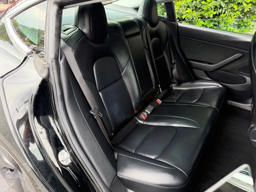 Tesla Model 3 photo 39