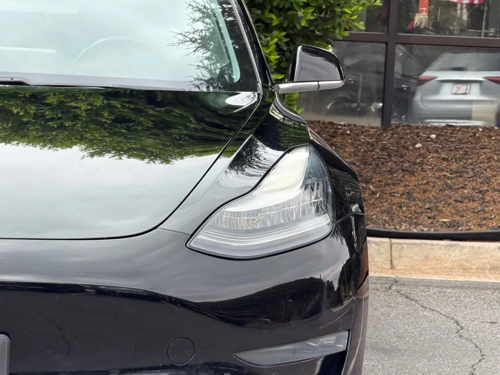 Tesla Model 3 photo 5