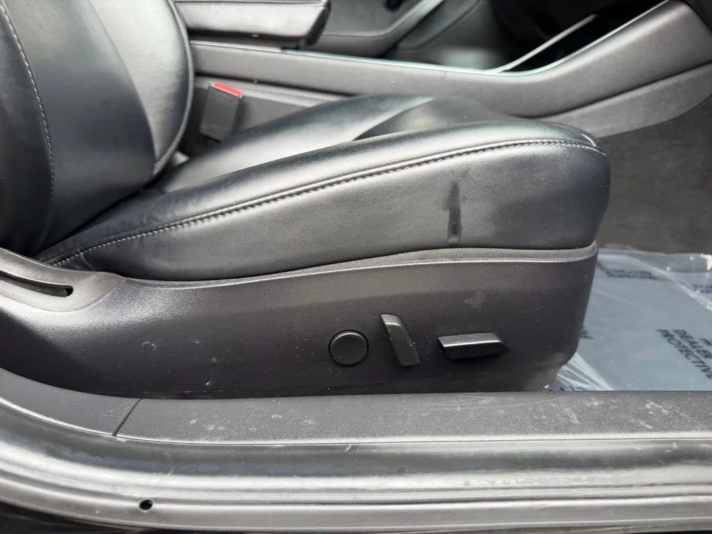 Tesla Model 3 photo 35