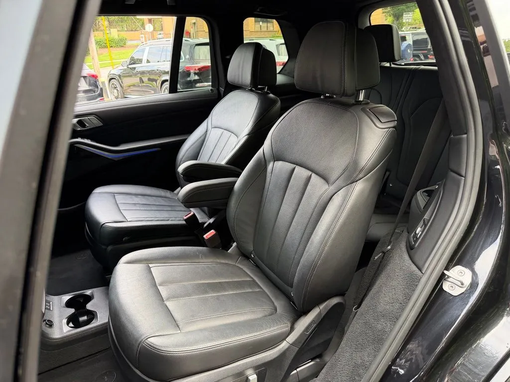 BMW X7 photo 32