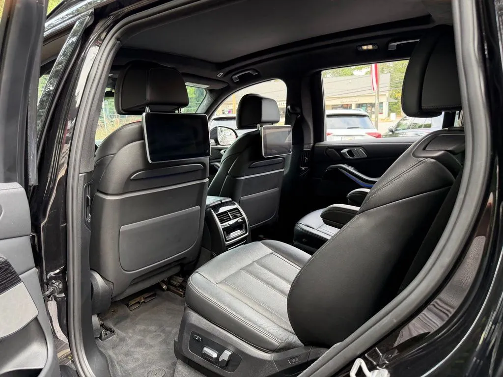 BMW X7 photo 31