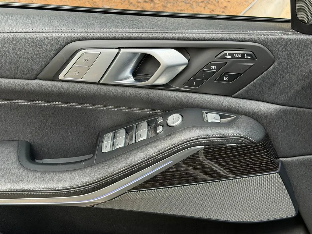 BMW X7 photo 30