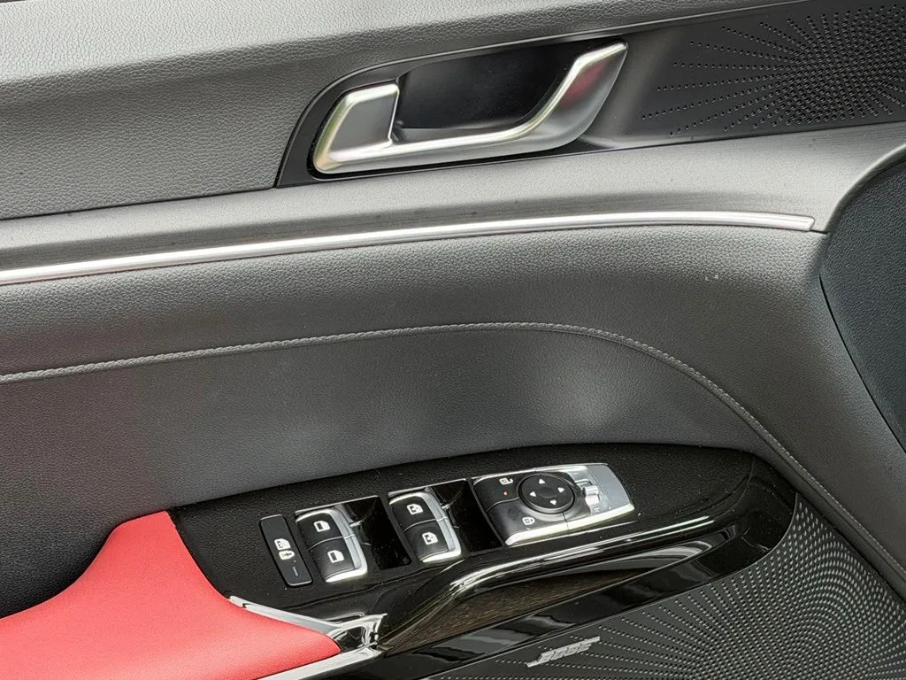 Kia K5 photo 29
