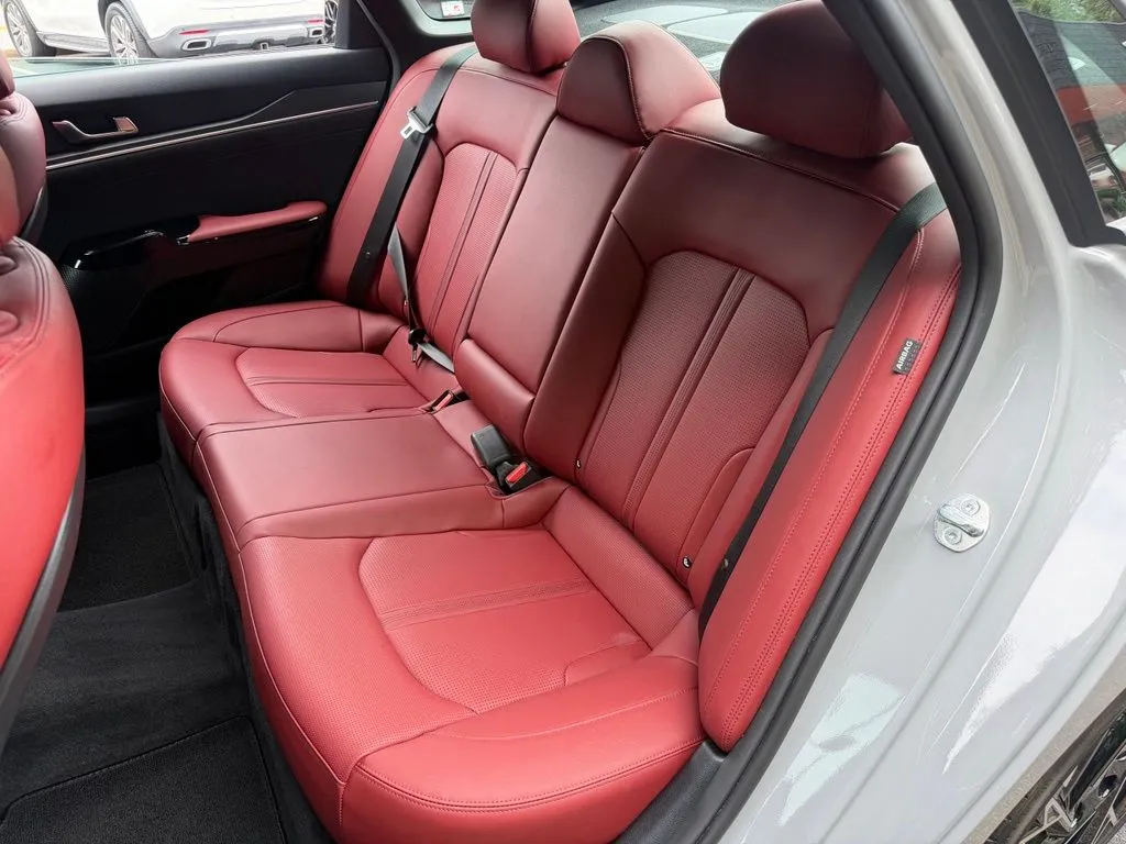 Kia K5 photo 31