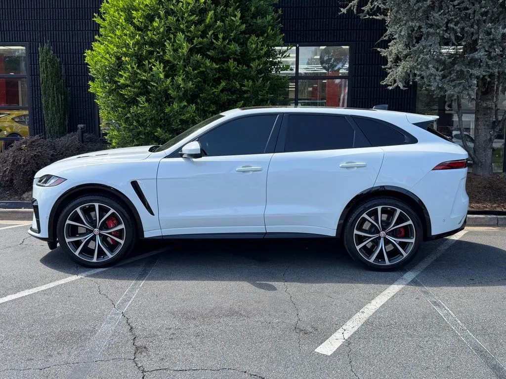 Jaguar F-PACE photo 9