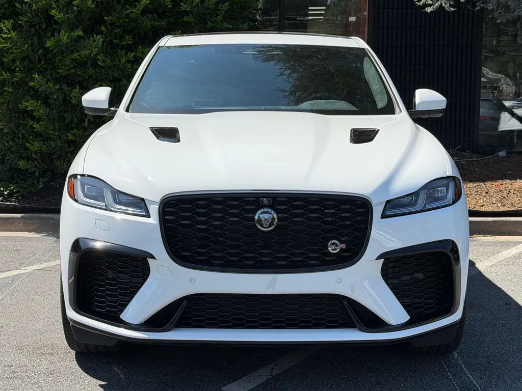 Jaguar F-PACE photo 3