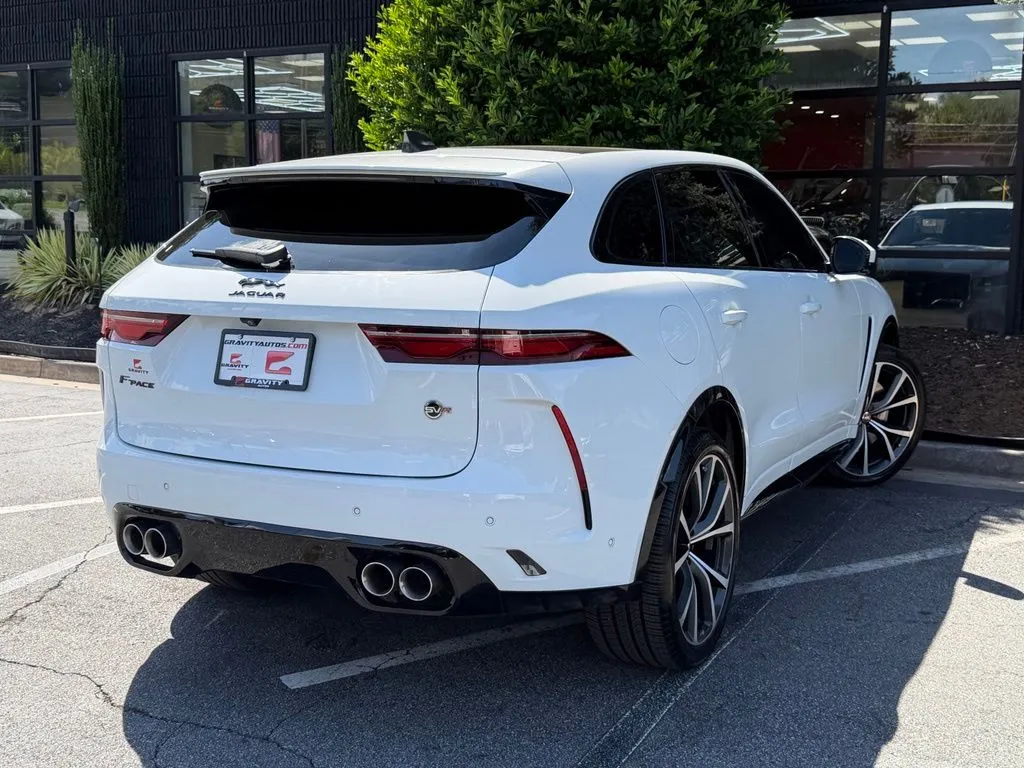 Jaguar F-PACE photo 13