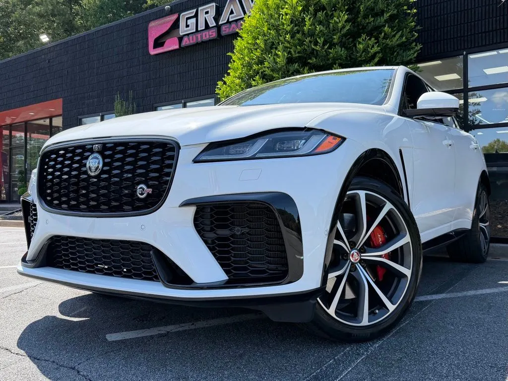 Jaguar F-PACE photo 2
