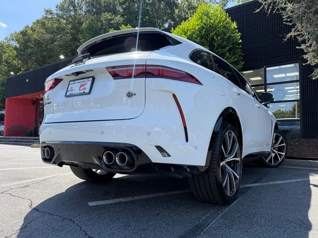 Jaguar F-PACE photo 14