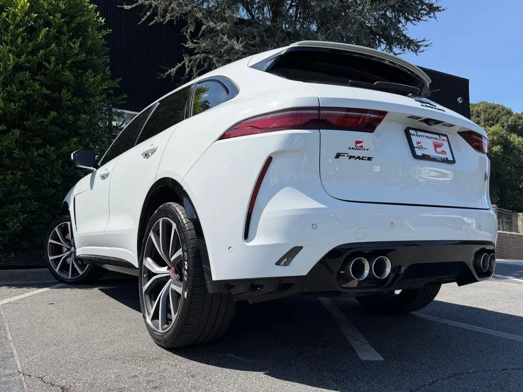 Jaguar F-PACE photo 21