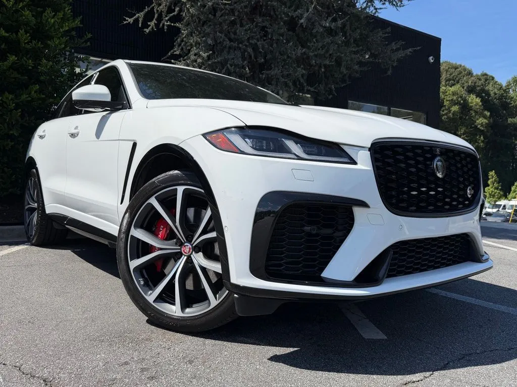 Jaguar F-PACE photo 8