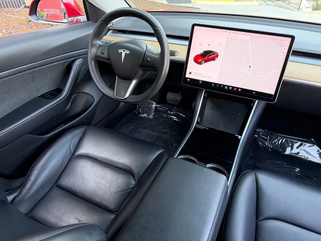 Tesla Model 3 photo 41