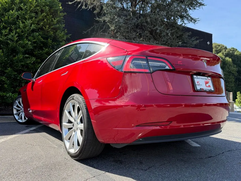Tesla Model 3 photo 20