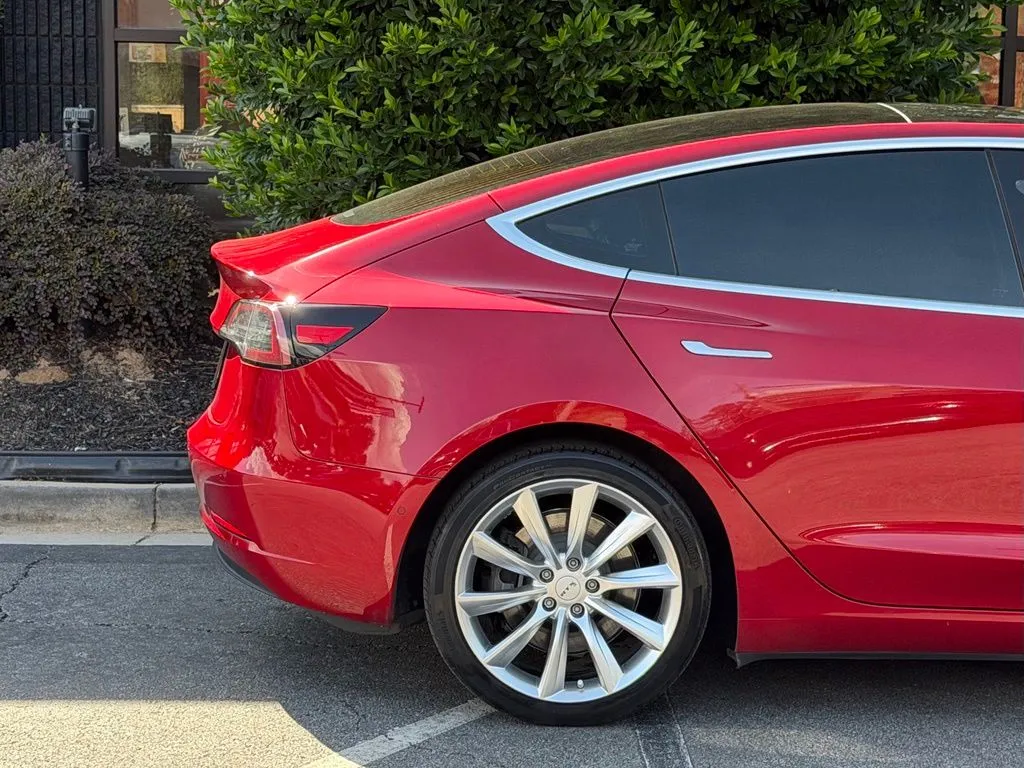 Tesla Model 3 photo 22