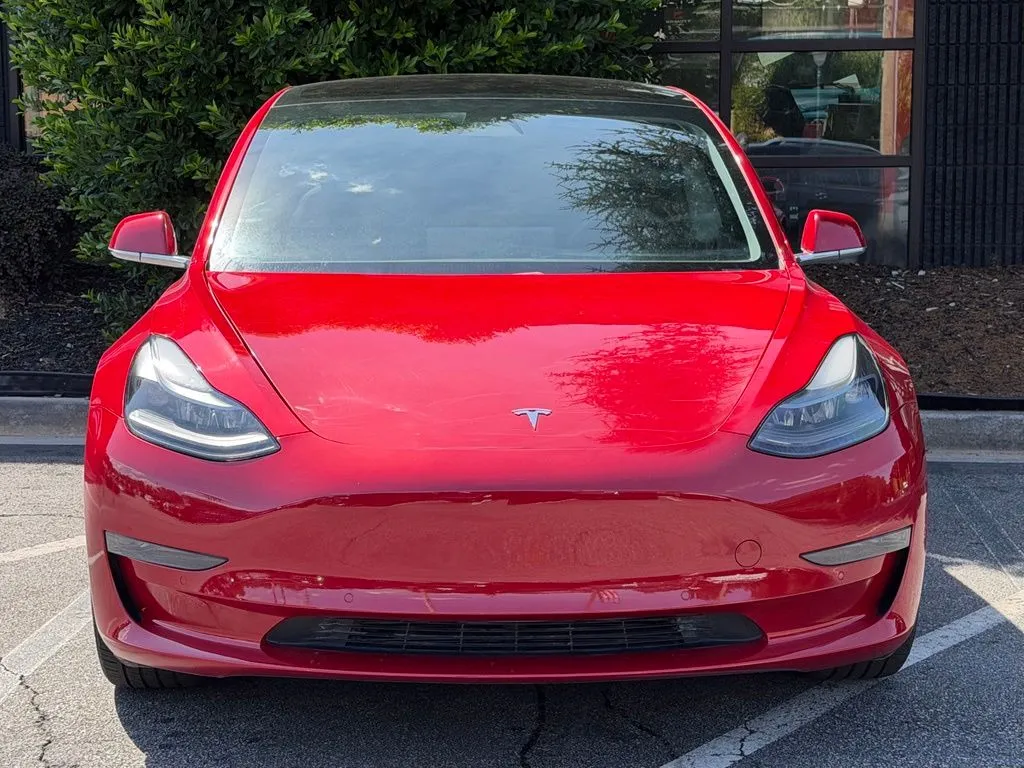 Tesla Model 3 photo 3