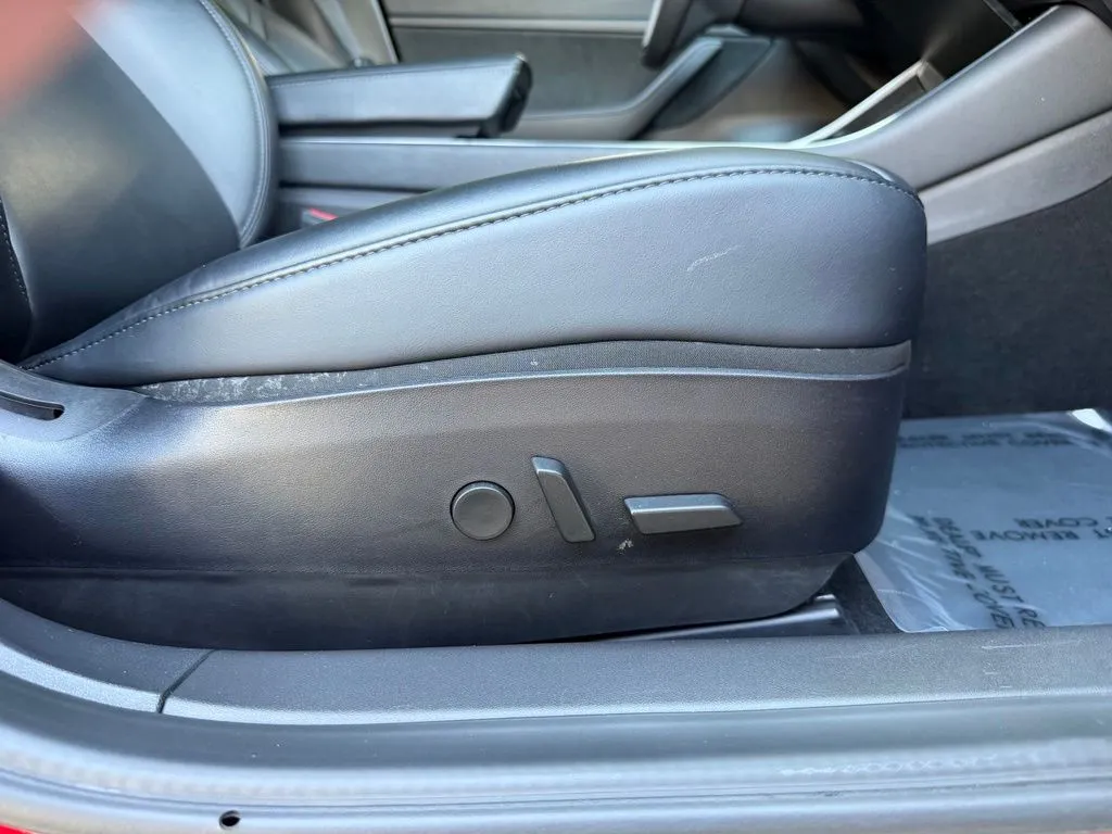 Tesla Model 3 photo 35