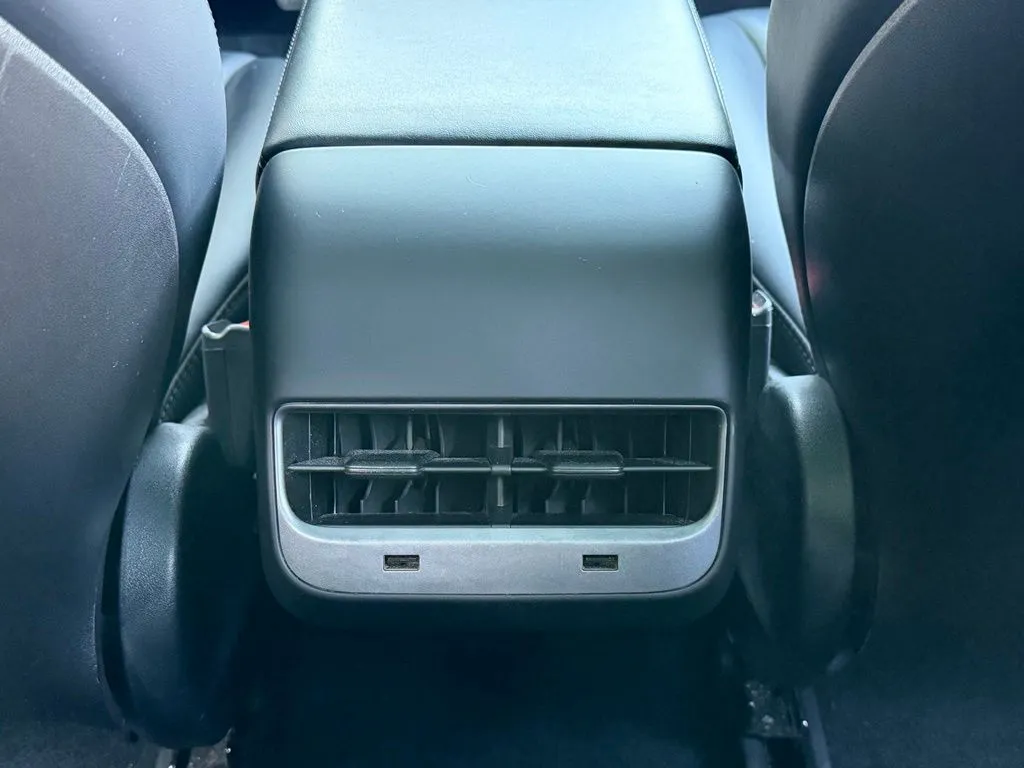 Tesla Model 3 photo 49