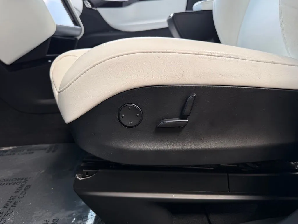 Tesla Model X photo 24