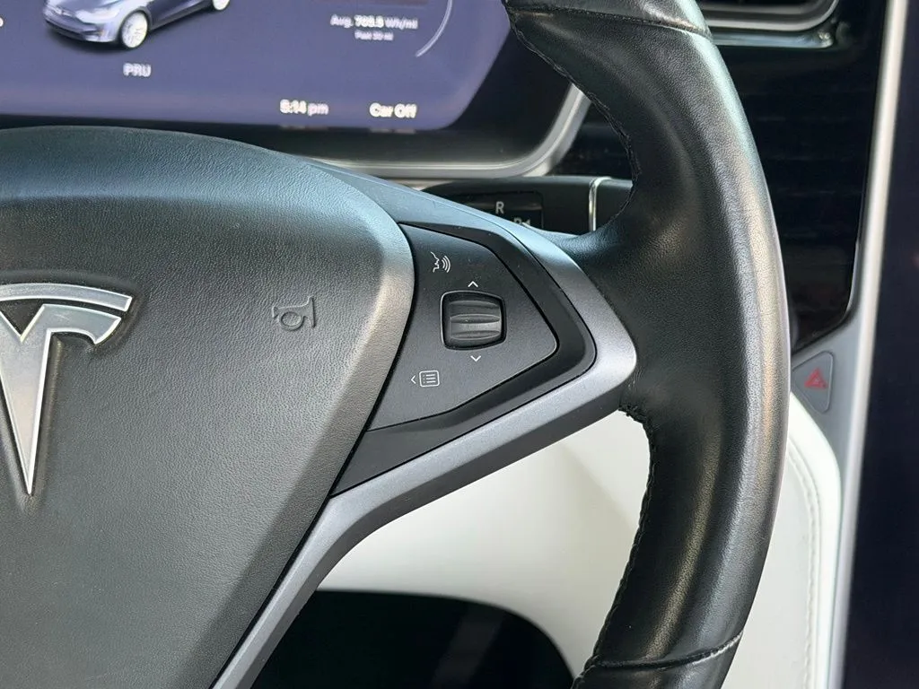 Tesla Model X photo 44