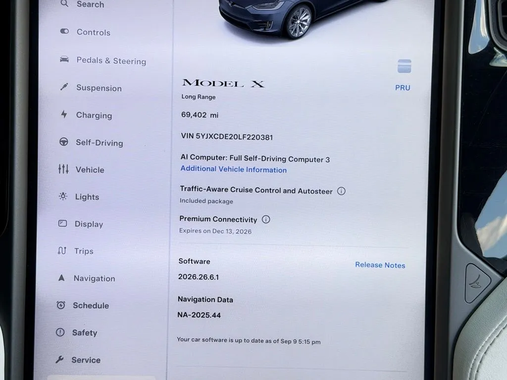 Tesla Model X photo 52