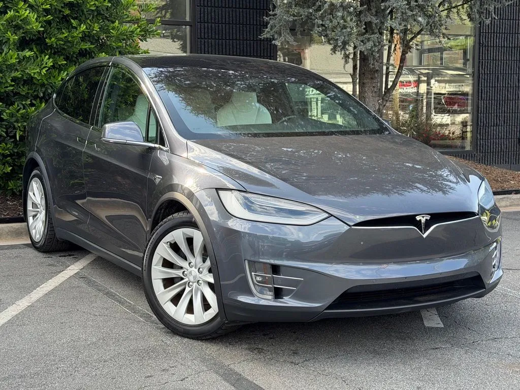 Tesla Model X photo 7