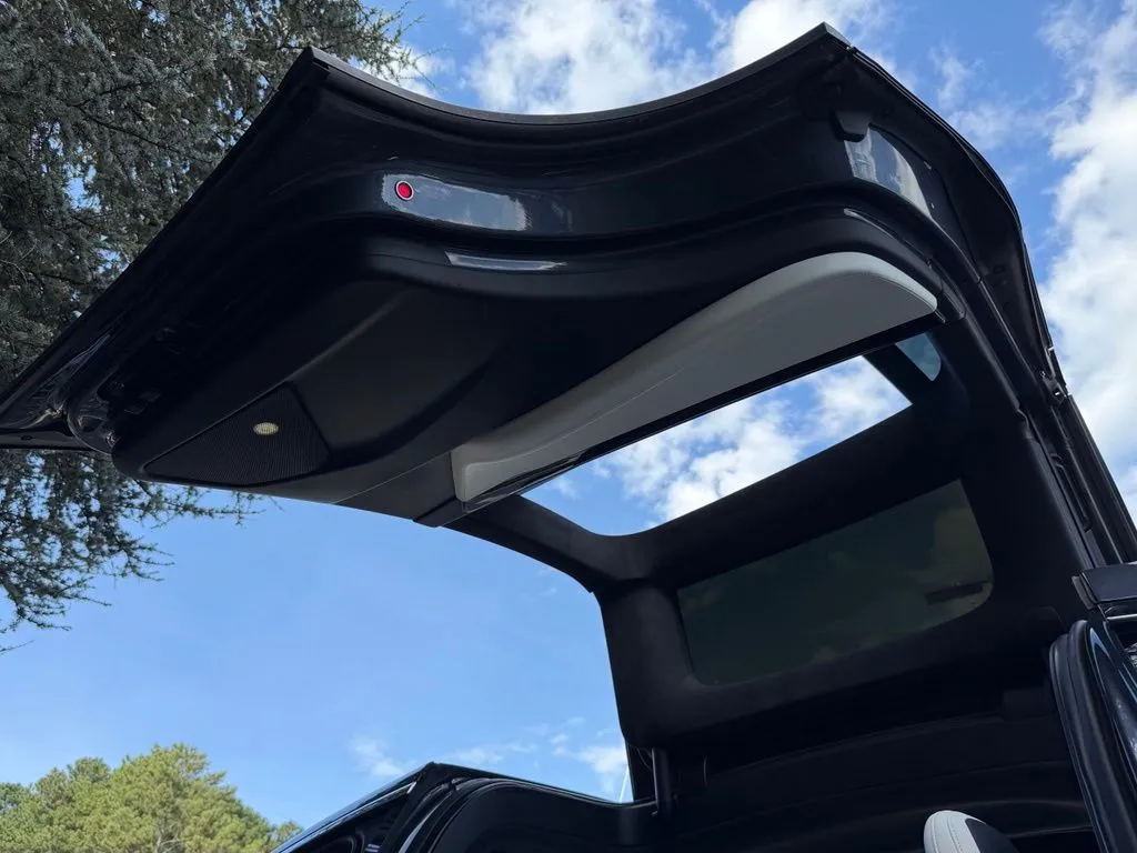 Tesla Model X photo 28