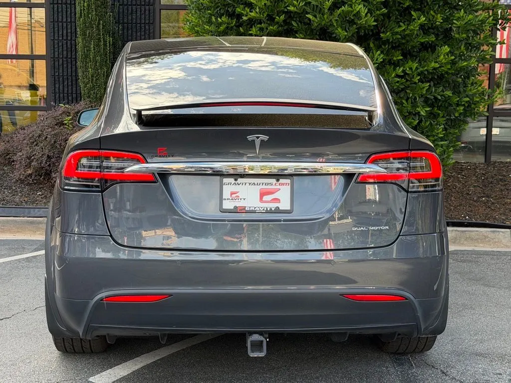 Tesla Model X photo 14
